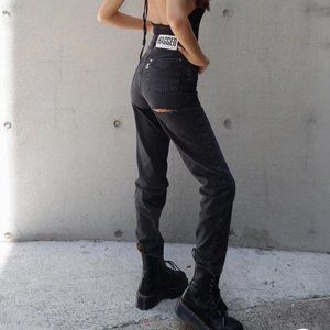 RAGED PRIEST BUTT CUT JEANS